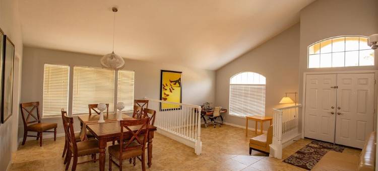 Golf, Game Room, Dining Area, Two Living Rooms, 2500 sq2, 4 Beds, 3 Full Bath图片