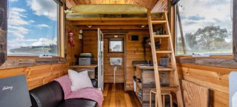 Deep Creek Sunset by Tiny Away图片