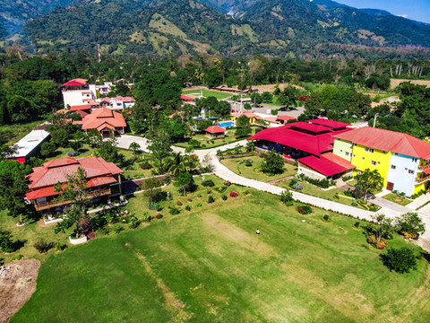 古雅卡玛约斯牧场酒店