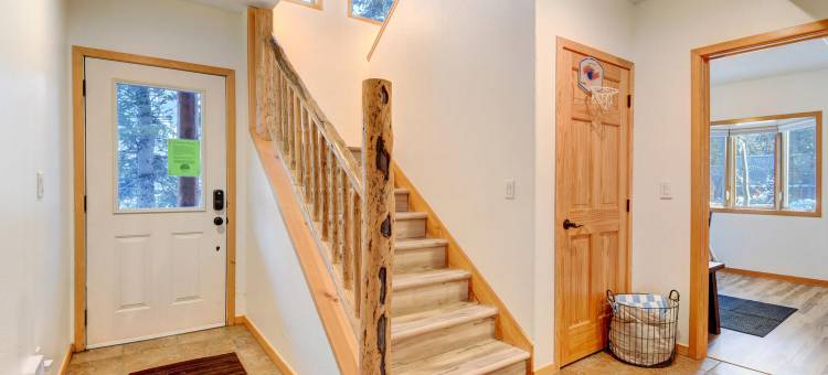 Breathtaking Mountain Views and Private Hot Tub - Luxurious Chalet Retreat图片