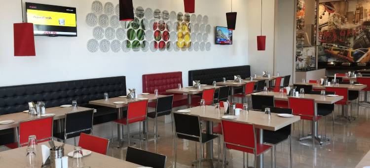 红狐狸柠檬树酒店，60区，古鲁格拉姆(Red Fox by Lemon Tree Hotels, Sector 60, Gurugram)图片