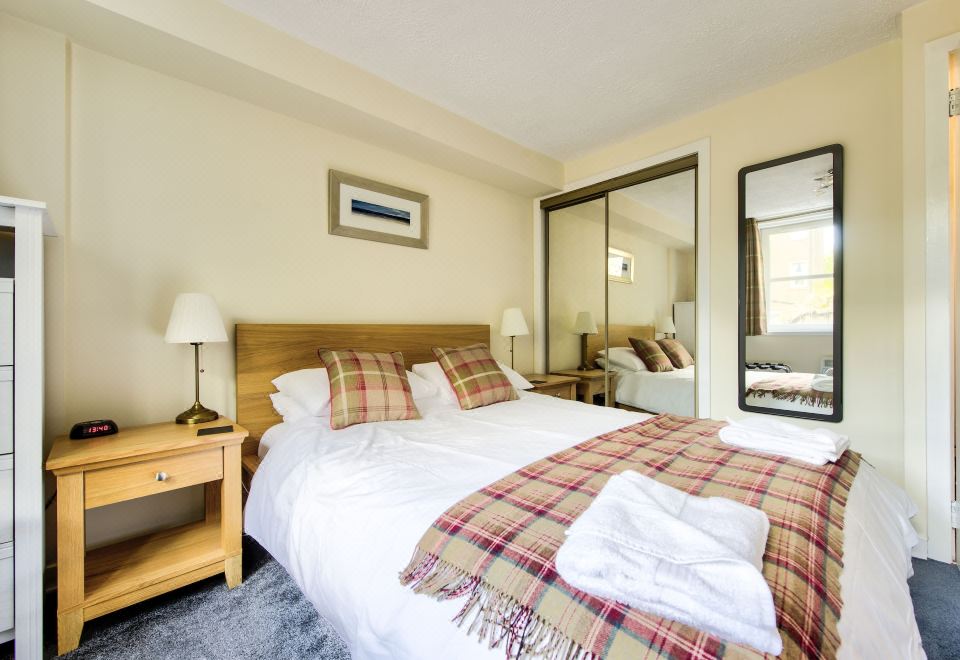 Charming Grassmarket Apartment with Castle View Hotel Overview