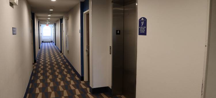 哥伦布/摩尔堡附近温德姆麦客达套房酒店(Microtel Inn & Suites by Wyndham Columbus/Near Fort Moore)图片