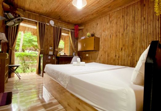 Quoc Khanh Bamboo HomestayHotel Overview