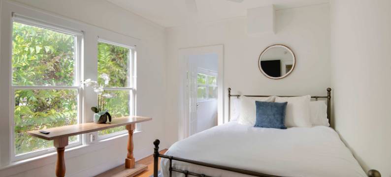 Charming Retreat with Private Balcony and Garden Oasis - Gorgeous Escape图片