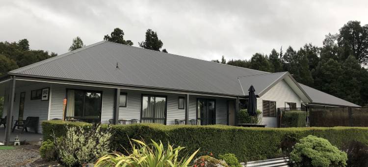 布鲁尼尔湖长屋酒店(Lake Brunner Longhouse)图片