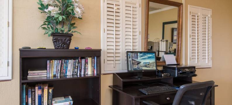 贝斯特韦斯特SureStay精选图姆斯顿瞭望山林小屋(Tombstone Lookout Lodge, SureStay Collection by Best Western)图片