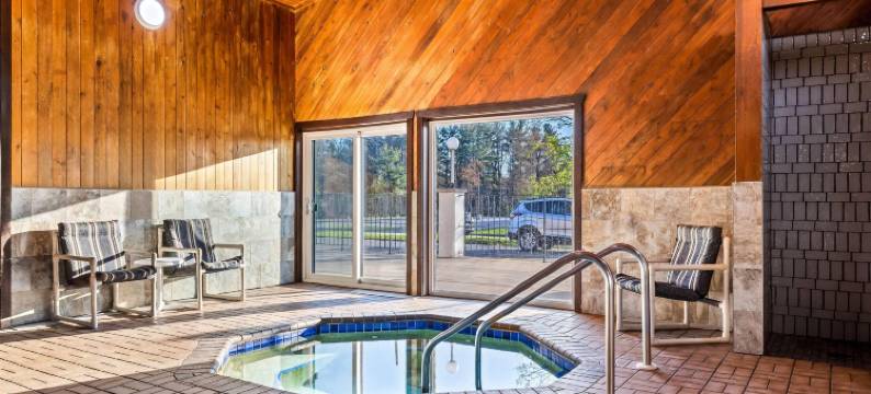 黑河瀑布戴斯酒店(Days Inn by Wyndham Black River Falls I-94 on Atv Trail)图片