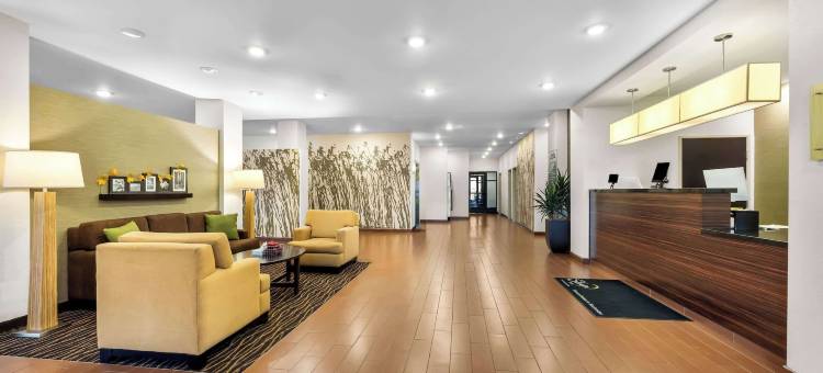 西部-近医疗中心舒眠套房酒店(Sleep Inn & Suites West-Near Medical Center)图片