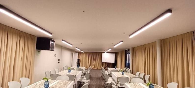 王子快捷酒店(Prince Express Inn)图片