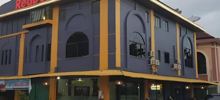 红多兹酒店-近巴淡岛法蒂玛恩邦RSUD(RedDoorz Near Rsud Embung Fatimah Batam)图片