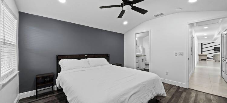 Exclusive Resort-Style Villa – Luxury Pool Retreat, Sleep 26+ Guests图片