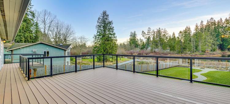 湖滨宝石：埃弗里特带阳台、火坑和院子(Lakefront Gem: Balcony, Fire Pit & Yard in Everett)图片