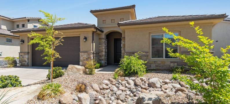 红色遮阳的度假视野(A Vacation Vista Home)图片