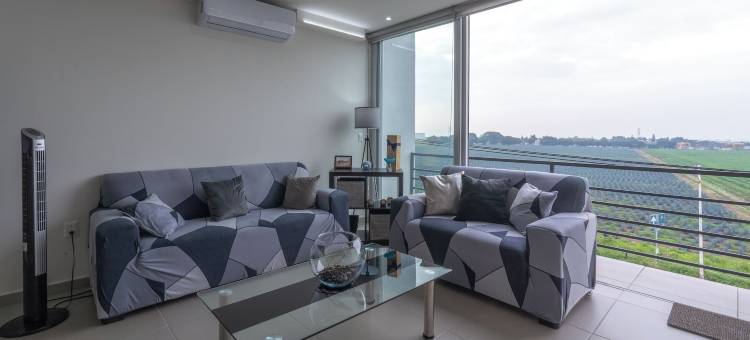 带露台和泳池的现代公寓(Modern Apartment with Terrace and Pool Access)图片