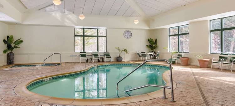 舒适酒店及套房乔治湖(Comfort Inn & Suites Lake George)图片