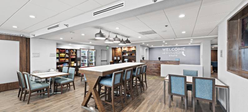 洛杉矶机场欢朋酒店，加州(Hampton Inn by Hilton Los Angeles Airport)图片