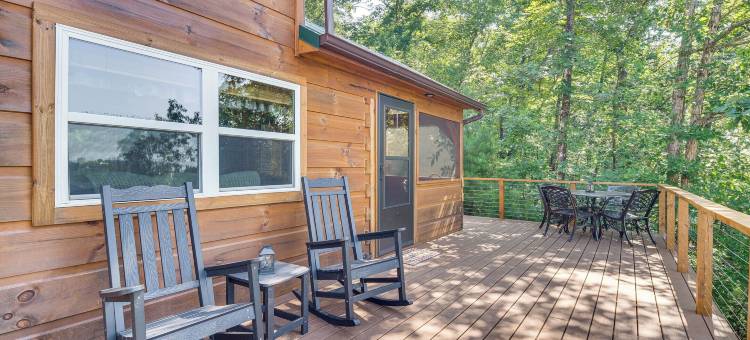 距离露尔湖7英里：米尔斯普林小屋带热水浴缸(7 Mi to Lake Lure Mill Spring Cabin with Hot Tub)图片