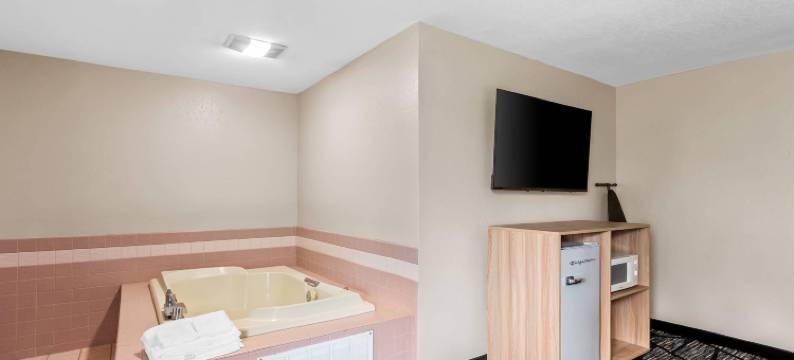 豪-斯特吉斯品质酒店及套房(Quality Inn & Suites Howe - Sturgis)图片