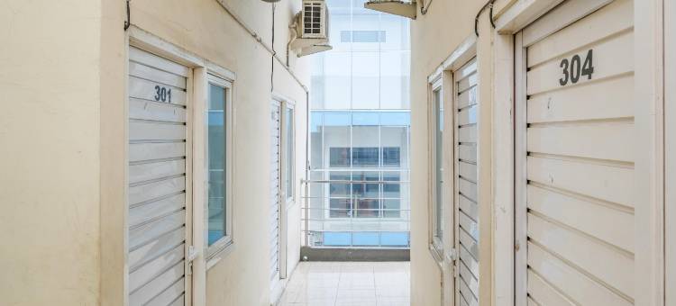 红门酒店-近泗水明日之城购物中心(RedDoorz Near City of Tomorrow Mall Surabaya)图片