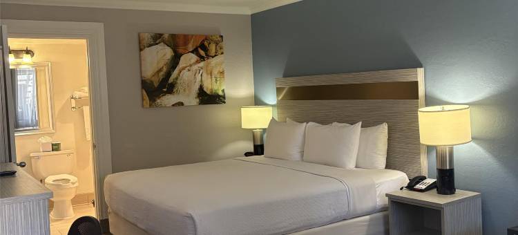 Best Western InnSuites Phoenix Hotel  Suites图片