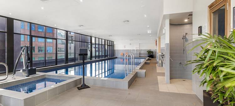 河滨配有泳池和健身房行政公寓(Executive Unit with Pool and Gym near Riverfront)图片