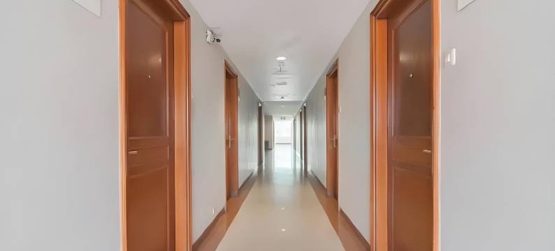 耶赫兹基尔苏拉帕西米特拉红门酒店(Hotel Yehezkiel Surapati Mitra RedDoorz)图片