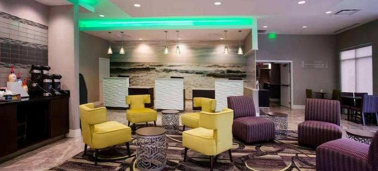 维吉尼亚海滩拉昆塔温德姆套房酒店(La Quinta Inn & Suites by Wyndham Virginia Beach)图片