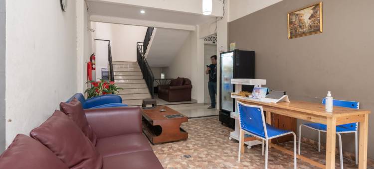 红门优选酒店米农加蓬多克拉布-由红门酒店管理(Urbanview Hotel Minongga Pondok Labu by RedDoorz)图片