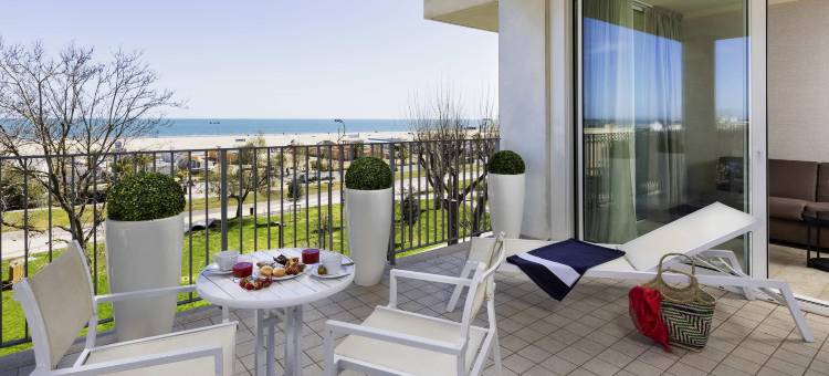 里米尼郎格梅尔美居酒店(Mercure Rimini Lungomare)图片