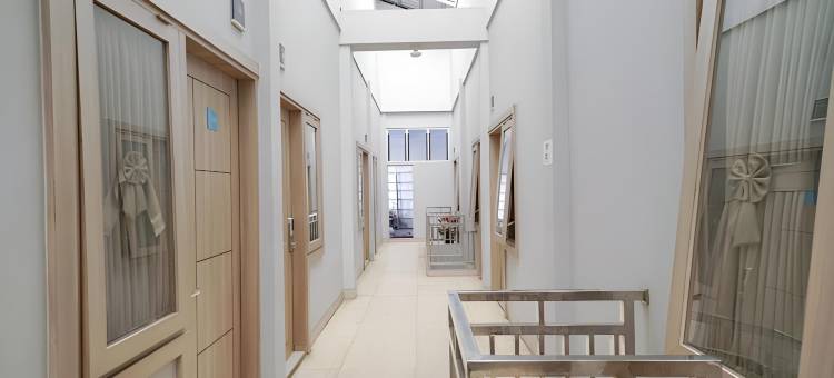 红多兹酒店-近巨港哈吉伯利安上校街(RedDoorz Near Jalan Kolonel Haji Burlian Palembang)图片