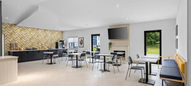 万豪City Express佩托斯基哈伯斯普林斯酒店(City Express by Marriott Petoskey Harbor Springs)图片