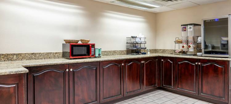 红顶酒店-费耶特维尔95号州际公路(Red Roof Inn Fayetteville I-95)图片
