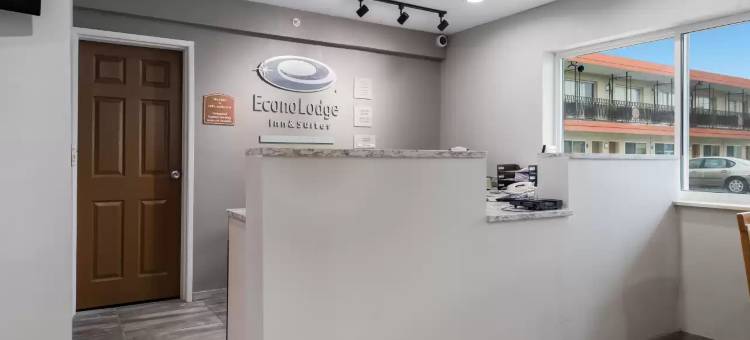 梅森市 - 克利尔湖伊克诺旅馆套房(Econo Lodge Inn & Suites Mason City - Clear Lake)图片