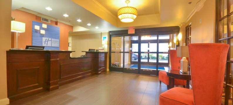 智选假日套房酒店派恩布拉夫/松树商城 by IHG(Holiday Inn Express & Suites Pine Bluff by IHG)图片