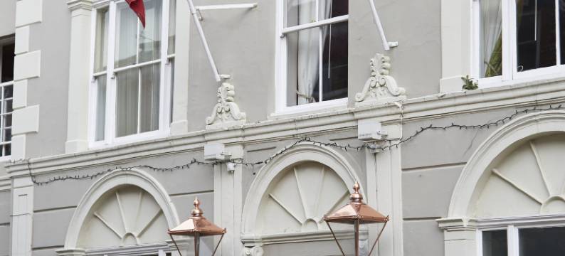 怀特岛温泉酒店 - 格林国王旅馆(Fountain Inn by Greene King Inns)图片