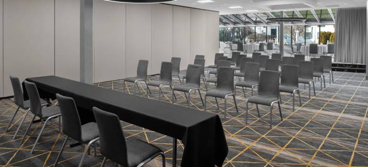 Holiday Inn 哈斯布鲁克阁，梅多兰兹(Holiday Inn Hasbrouck Heights-Meadowlands)图片