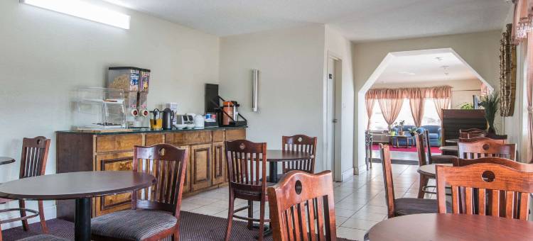 罗德威酒店玛丽埃塔靠近多宾斯空军基地(Rodeway Inn)图片