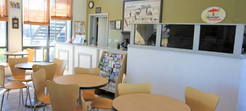 韦尔斯速8酒店(Super 8 by Wyndham Wells)图片