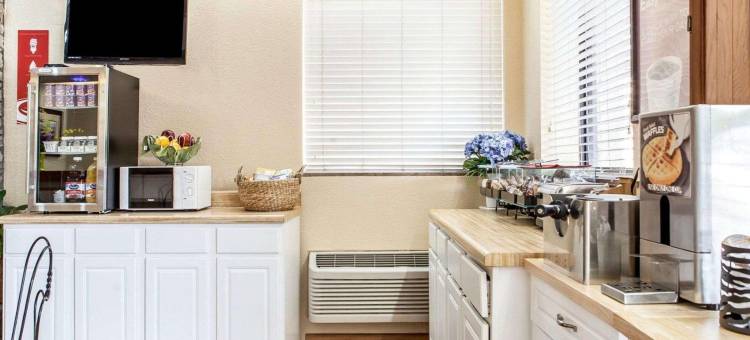 里弗伊克诺旅馆套房酒店(Econo Lodge Inn & Suites on the River)图片