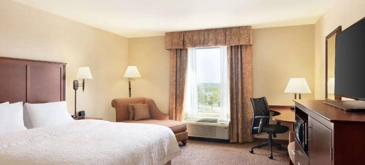 西本德欢朋套房酒店(Hampton Inn & Suites West Bend)图片