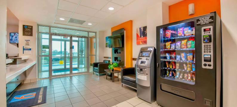 伊格帕斯湖畔6号汽车旅馆(Motel 6 Eagle Pass, TX - Lakeside)图片