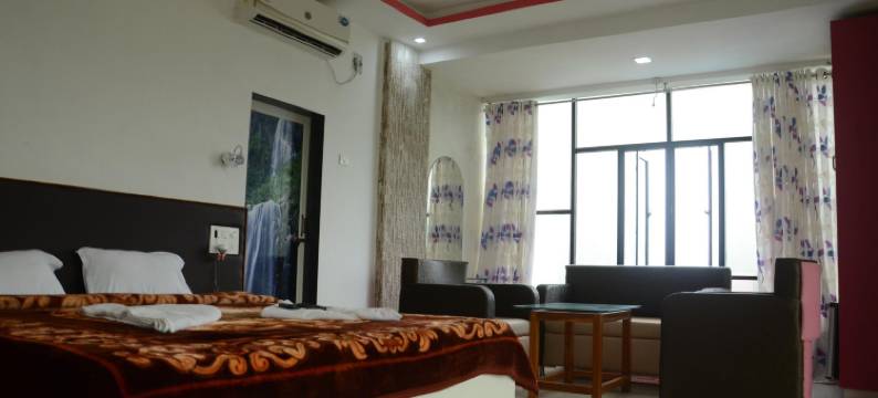 克里什娜海景豪华酒店(Hotel Deluxe Krishna Sea View Ganpatipule)图片