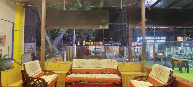 OYO 10551 RJ 格兰酒店(Capital O Rj Grand)图片