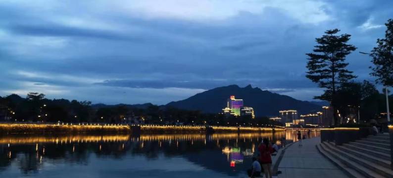 星语公寓温馨时尚近云门寺温泉高速(鹰峰东路分店)图片