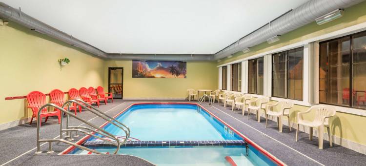 俄亥俄州吉拉德扬斯敦温德姆戴斯套房酒店(Days Inn & Suites by Wyndham Youngstown / Girard Ohio)图片