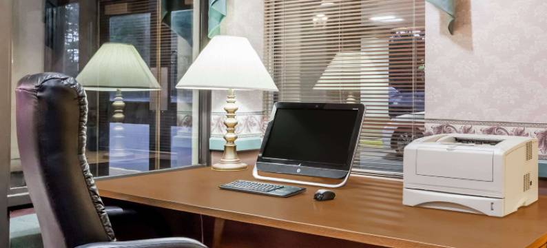 昆斯伯里呗盟酒店 / 乔治湖(Baymont by Wyndham Queensbury / Lake George)图片