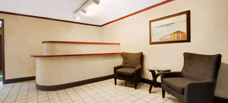 肯莫尔-布法罗-尼亚加拉瀑布地区速8酒店(Super 8 by Wyndham Kenmore/Buffalo/Niagara Falls Area)图片