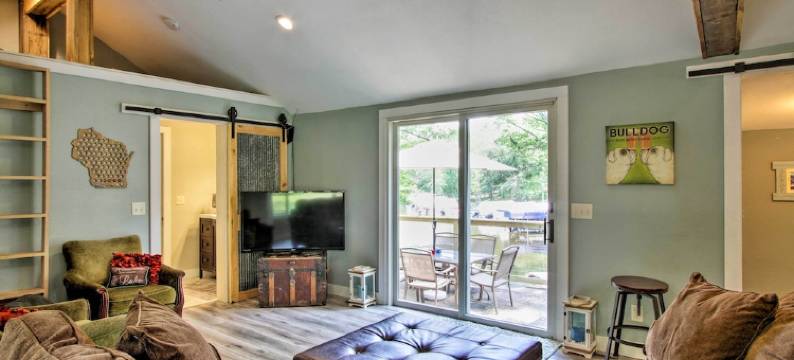 Holcombe湖畔小屋：钓鱼和雪地摩托(Holcombe Lakefront Cottage Fishing and Snowmobiling)图片