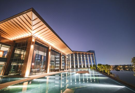 Le Meridien Emei Mountain Resort Hotel Overview